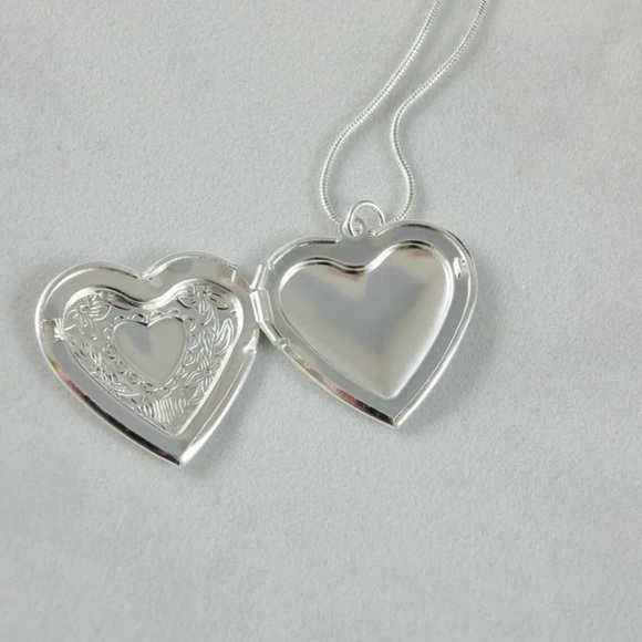 ❤️ 925 Sterling Silver Heart Necklace,
Locket Photo Picture Pendant 18"‼️FINAL - Picture 3 of 4